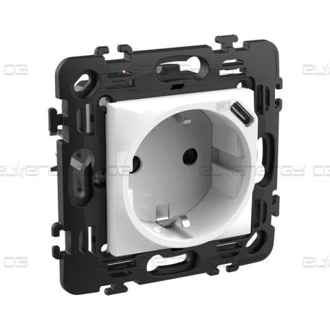 Контакт ШУКО 2P+E 16A + USB тип C 1.5A 7.5W 2 мод. цвят Бял Classia Bticino